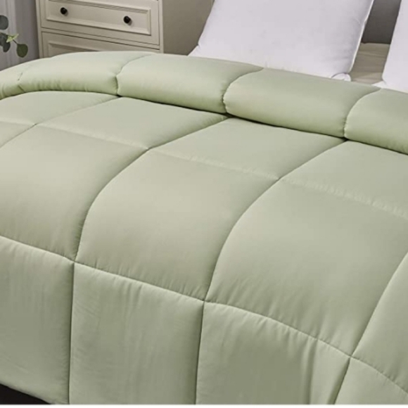 ROYAL LUXE SUPER SOFT ALL SEASON DOWN ALTERNATIVE COMFORTER, KING - Picture 4 of 7